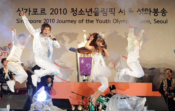 Seoul Final Stop Before Singapore For Flame Australian Olympic Committee